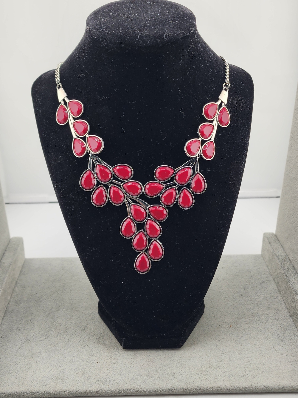 19" Adjustable Red Teardrop Statement Necklace - Women Jewelry